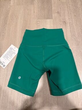 NWT Wunder Train high rise shorts 6”